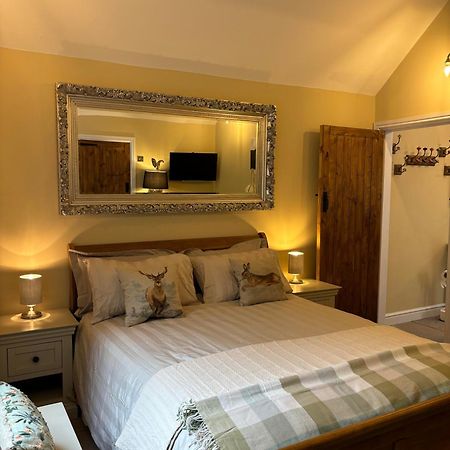 Mulberry House Farm Mulberry Lodge Chippenham  Bagian luar foto